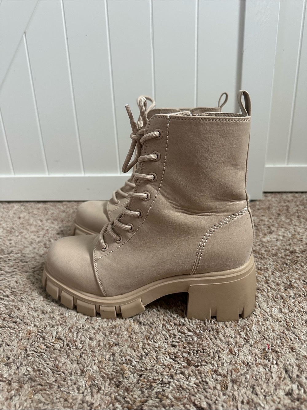 MIA Women’s Size 7 Taupe Lace Up Chunky Lug Sole Combat Boots - Picture 2 of 8